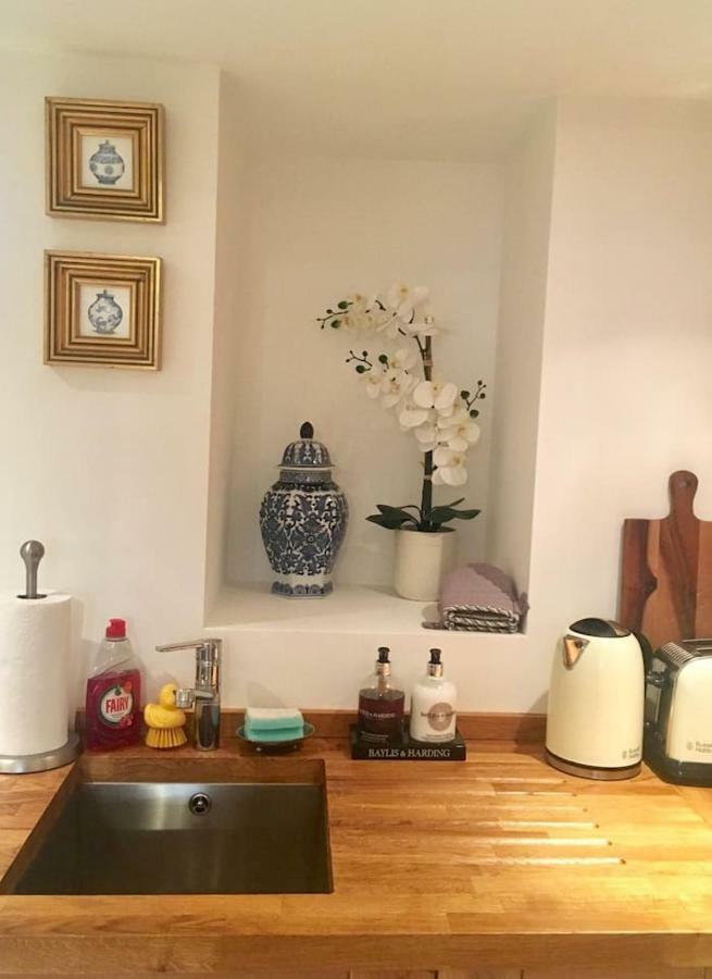 Beautiful 1Br Apartment In Historic St Aubin House Экстерьер фото