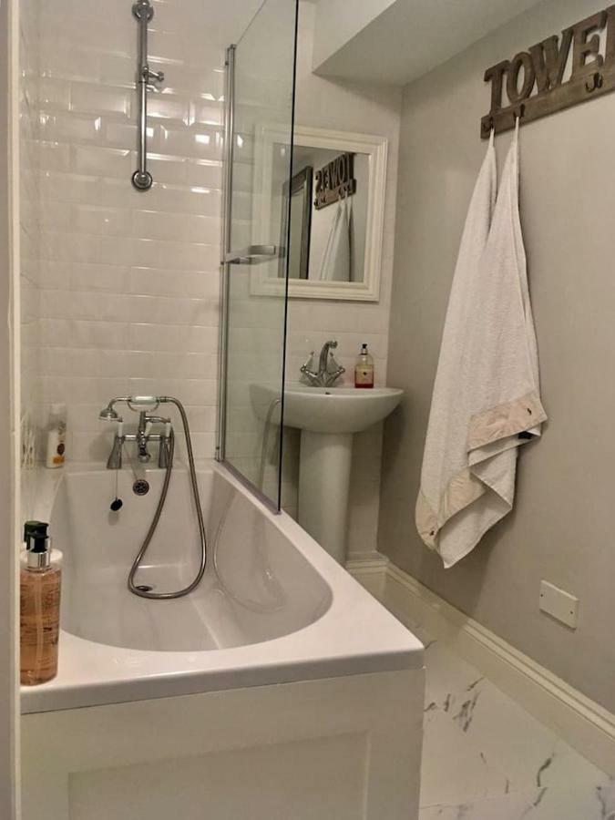 Beautiful 1Br Apartment In Historic St Aubin House Экстерьер фото